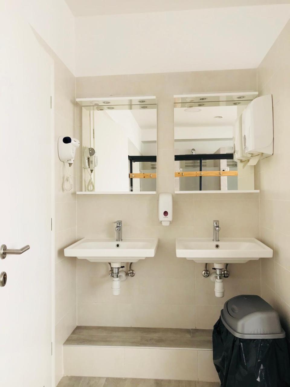 3F Hostel 萨格勒布 外观 照片